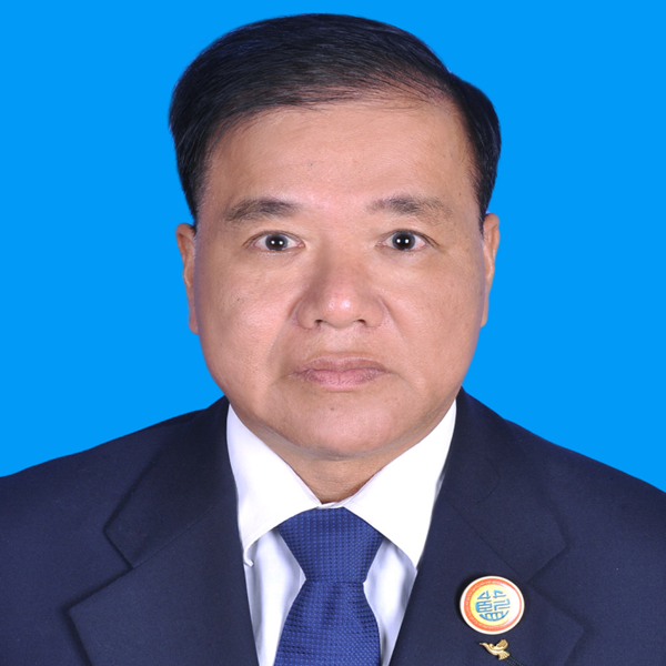 香港乾坤国学院都安分院 院长：蓝必照